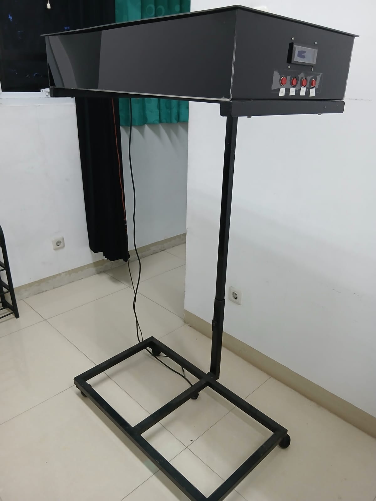 Wujud Kepedulian Alumni Fisika, Phototherapy Arduino Diserahkan ke Laboratorium